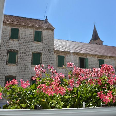 Mila Apartment سيني المظهر الخارجي الصورة